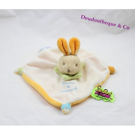 Doudou plat lapin DOUDOU ET COMPAGNIE Tatoo carré col vert 16 cm