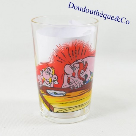 Asterix mustard glass and Obelix at the table Goscinny-Uderzo vintage 1968