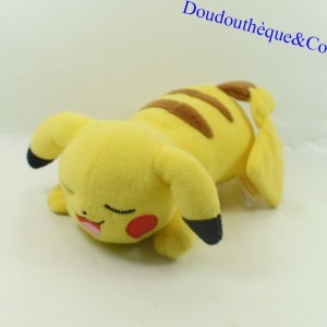 Peluche Pikachu TOMY Pokémon Allongé  jaune éclair 20 cm