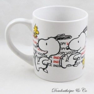 Mug Snoopy PEANUTS Worldwide Snoopy Woodstock blanc 8 cm
