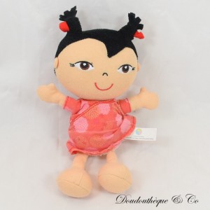 Muñeca asiática de peluche OXYBUL FNAC EVEIL ET JEUX vestido floral 21cm