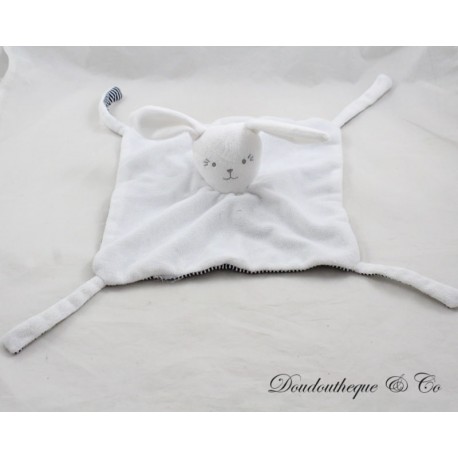 Flaches Hasen-Kuscheltier PETIT BATEAU gestreift weiß marineblau 4 geknotete Ecken 22 cm Flaches Hasen-Kuscheltier PETIT BATEAU gestreift weiß marineblau 4 geknotete Ecken 22 cm