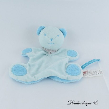 Flaches Bär Kuscheltier VON DER GLEICHEN IN DIE GLEICHE DPAM blaue Bandanas und Glocke 20 cm Flaches Bär Kuscheltier VON DER GLEICHEN IN DIE GLEICHE DPAM blaue Bandanas und Glocke 20 cm