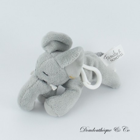 Elefant Plüsch Schlüsselanhänger FAMILY & NOVOTEL grau Plüsch Werbung 15 cm Elefant Plüsch Schlüsselanhänger FAMILY & NOVOTEL grau Plüsch Werbung 15 cm